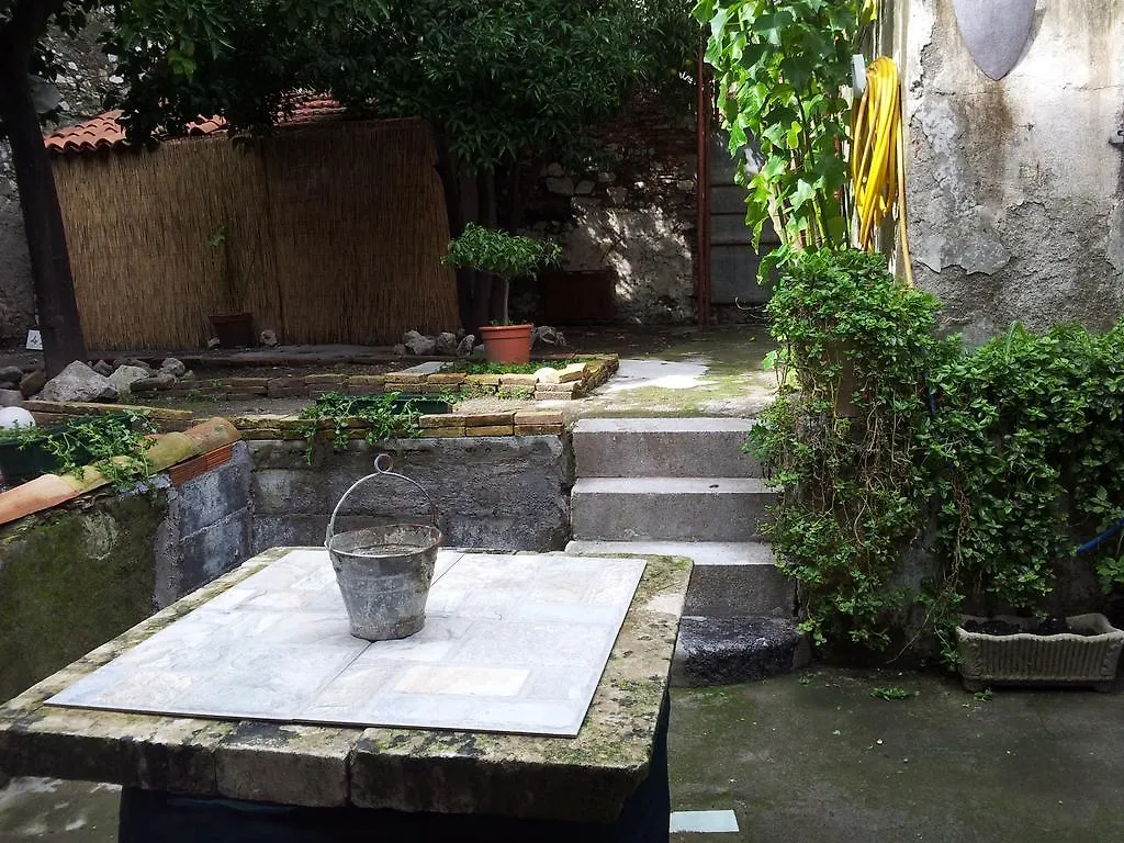 Rosa Thea Suite Taormina 0*,  Italia
